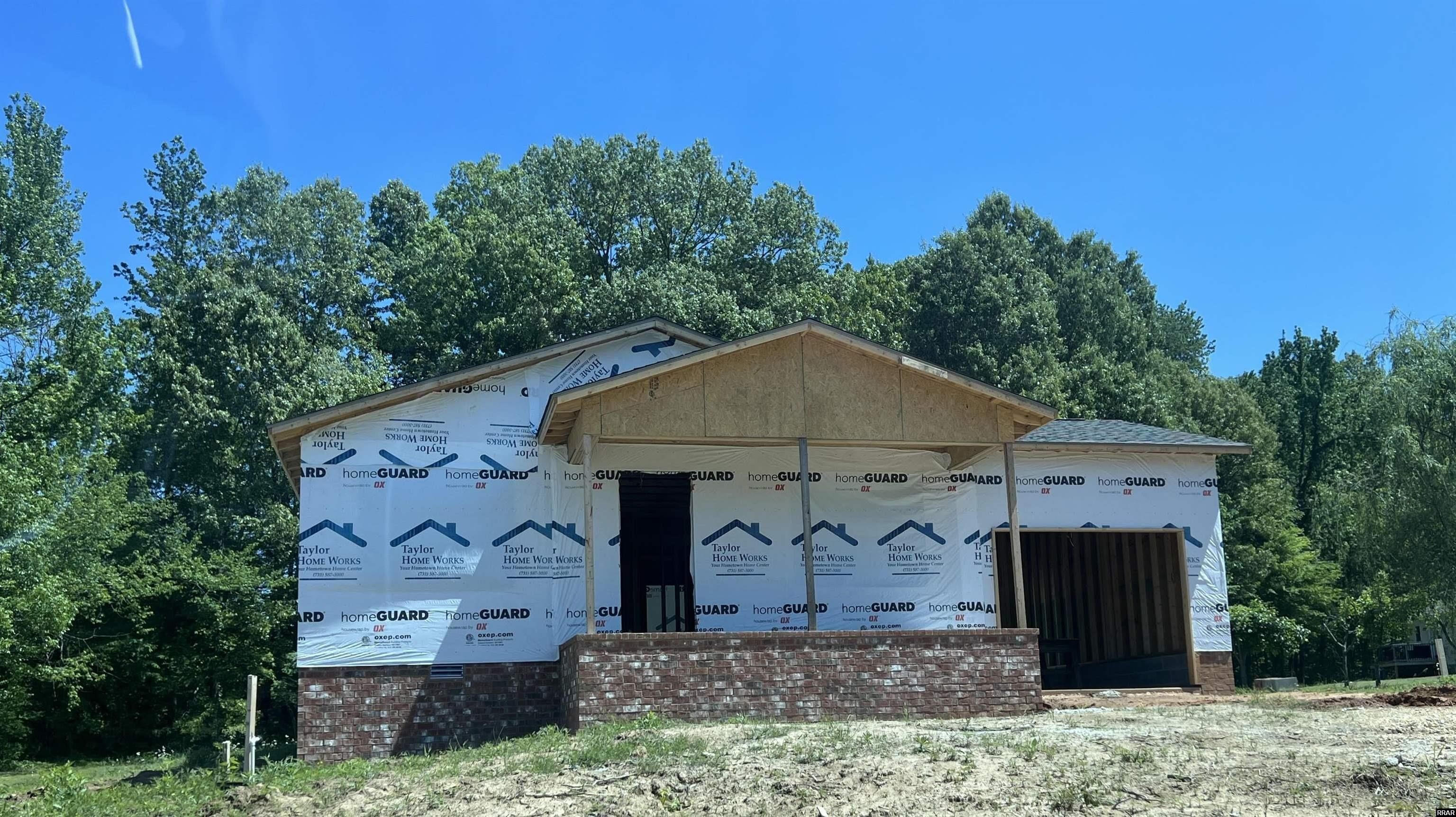 129 Hassell. Martin, TN 38237