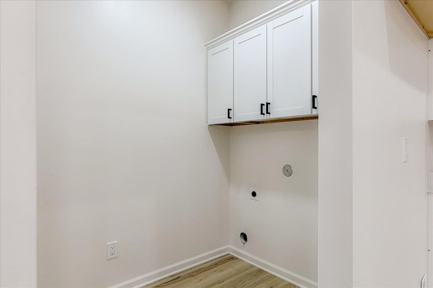 8964 Apsley. Cordova, TN 38016