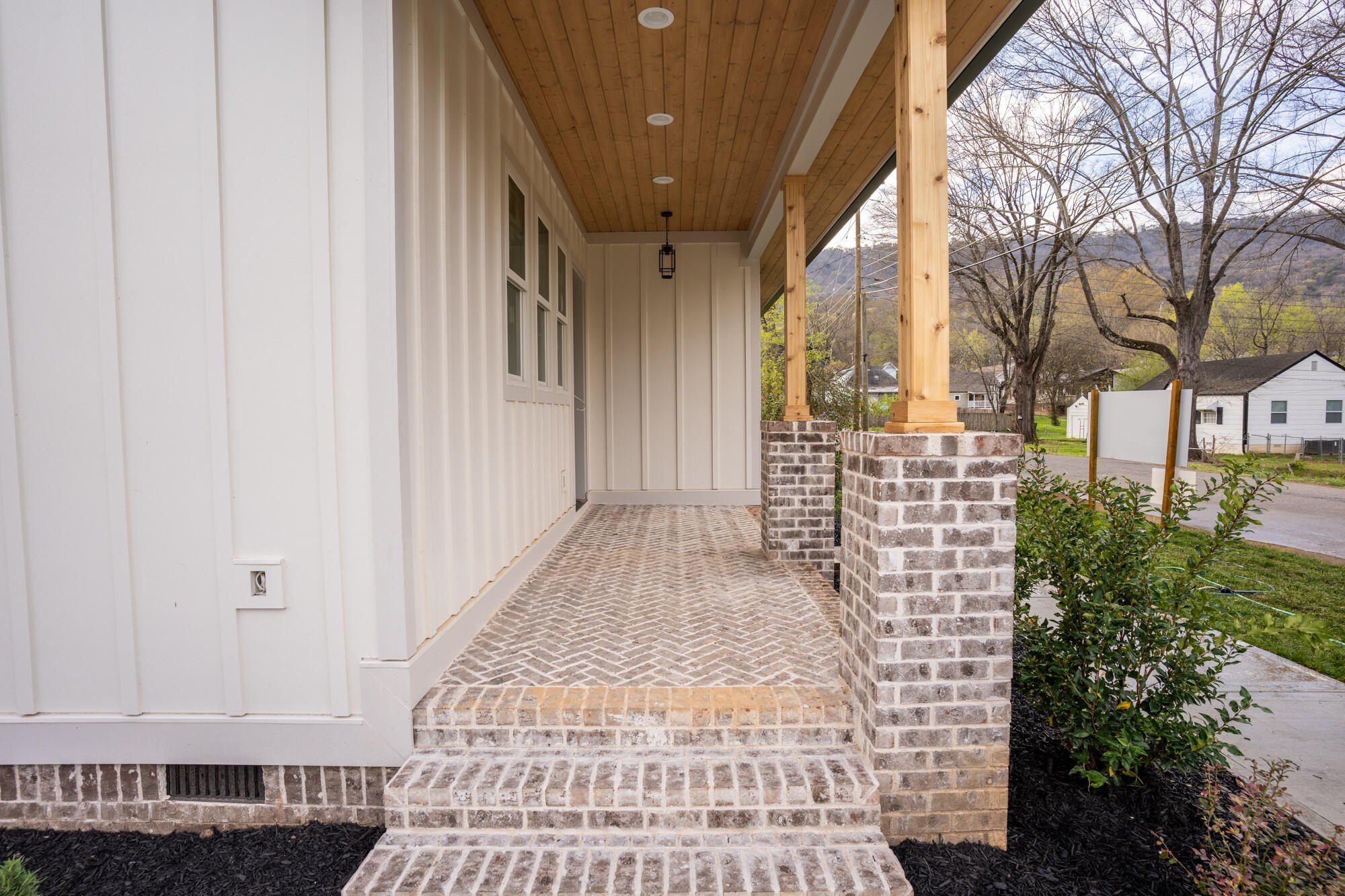 1402 W 55Th Street. Chattanooga, TN 37409