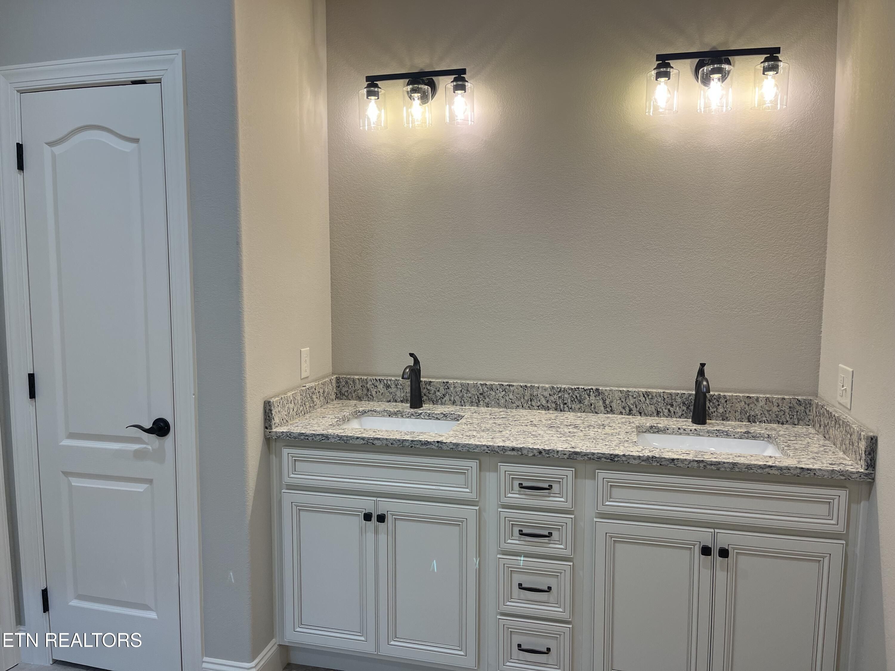 559 Leistner Drive. Monterey, TN 38574