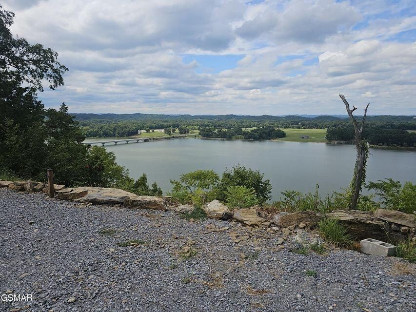 313 River Bluff Way. Newport, TN 37821