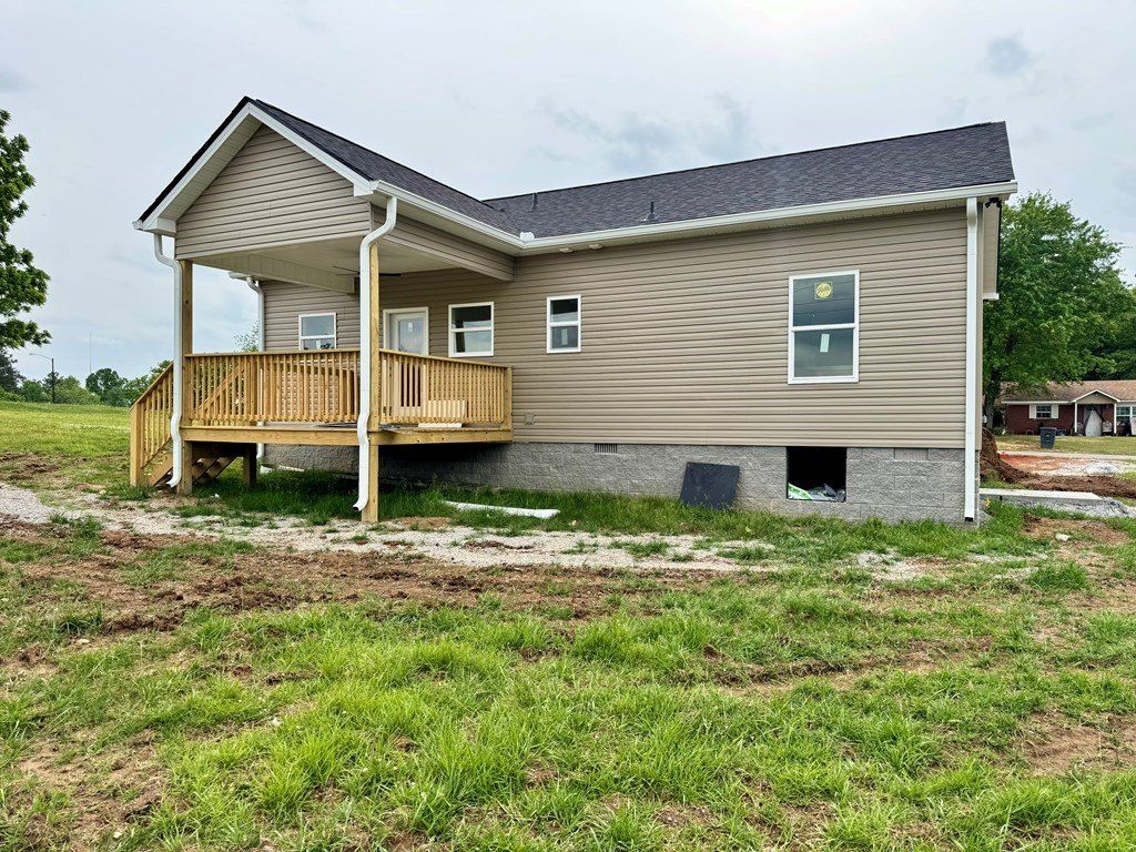 22 Garrett Ave. Cookeville, TN 38501