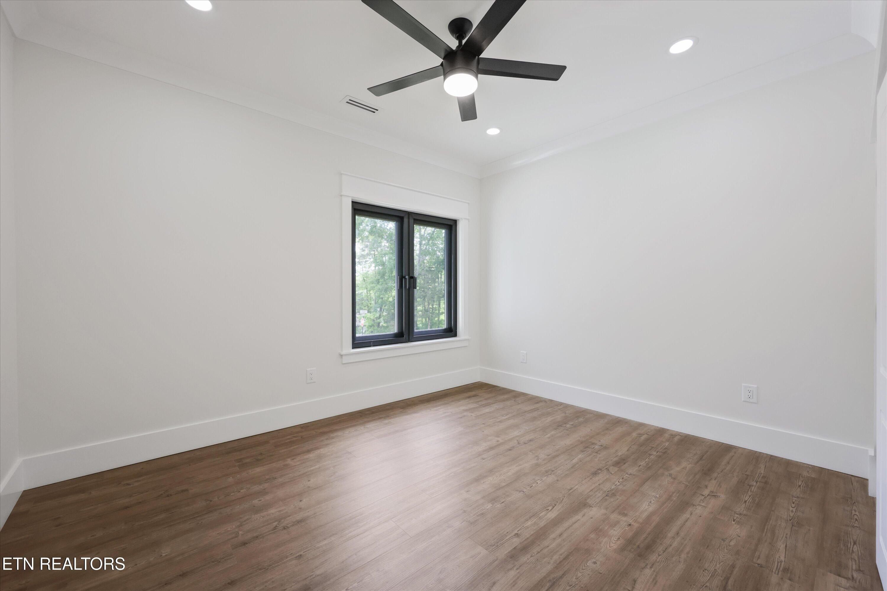 400 Elohi Place. Loudon, TN 37774