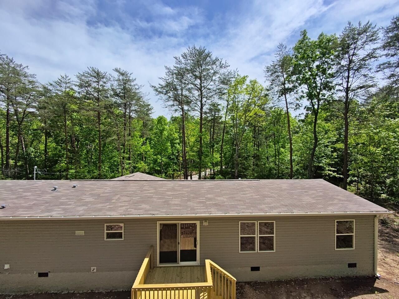 321 Lakeside Drive. Graysville, TN 37338