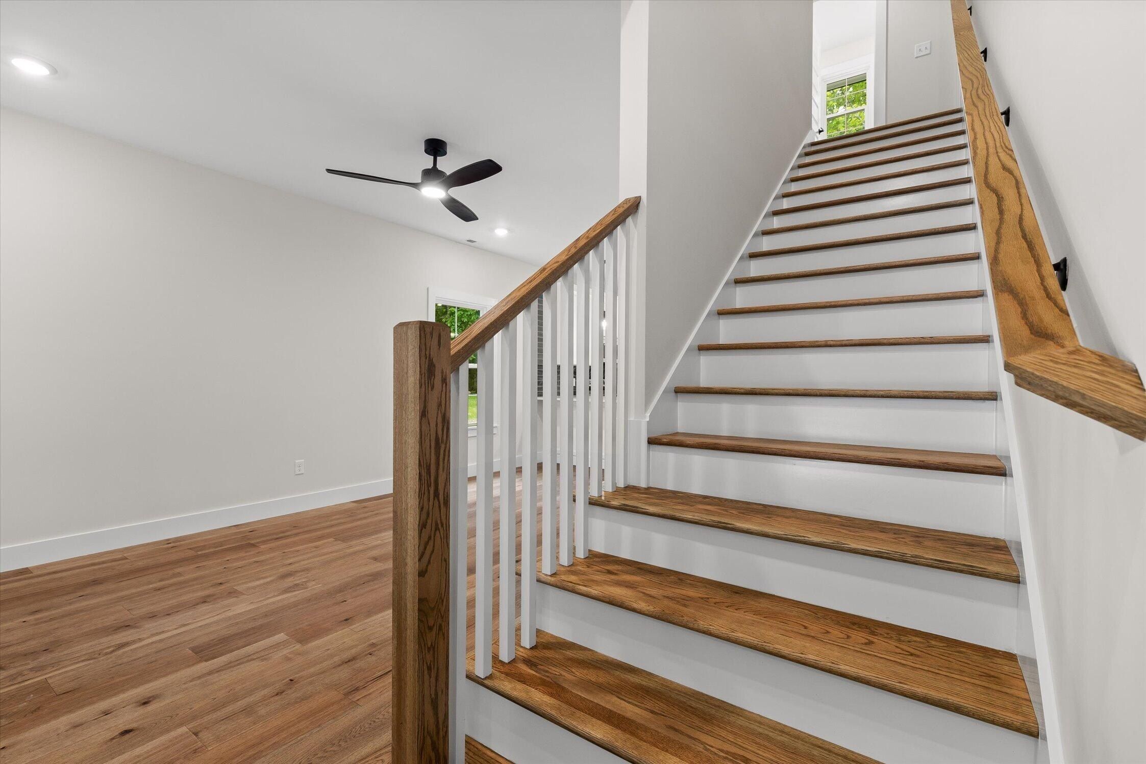 2127 Oak Street. Signal Mountain, TN 37377