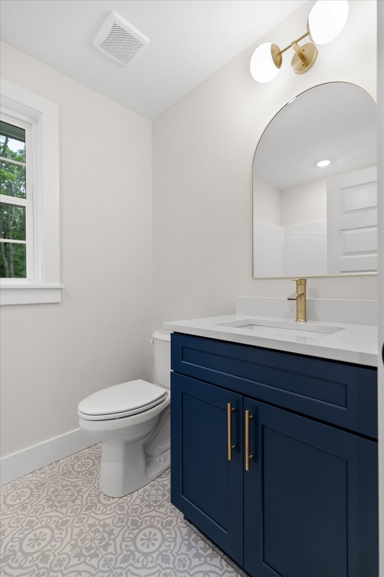 2119 Oak Street. Signal Mountain, TN 37377