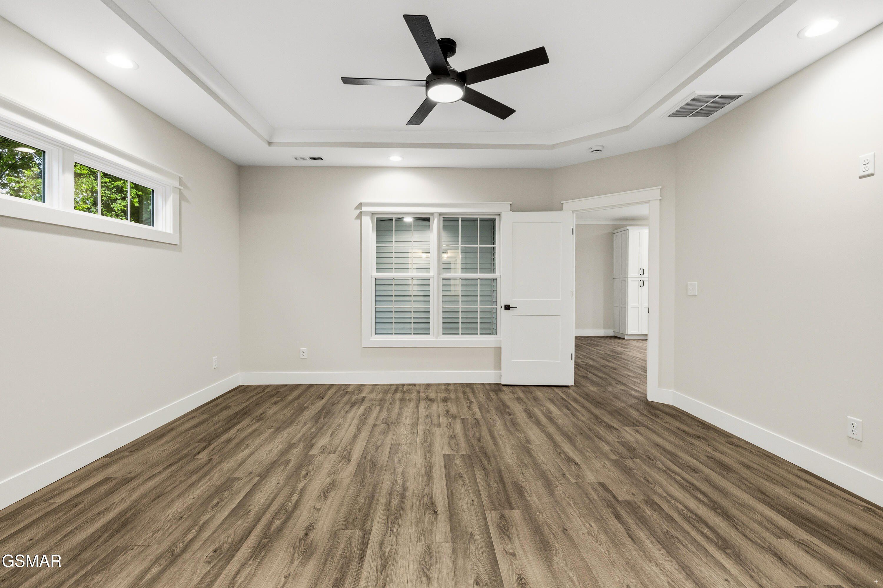 910 Fine Glen Drive. Sevierville, TN 37862