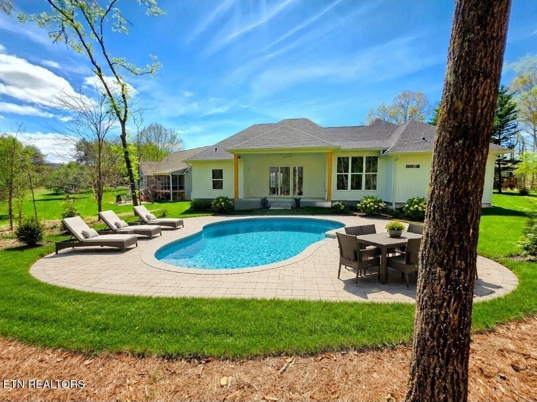 518 Gohi Tr. Vonore, TN 37885