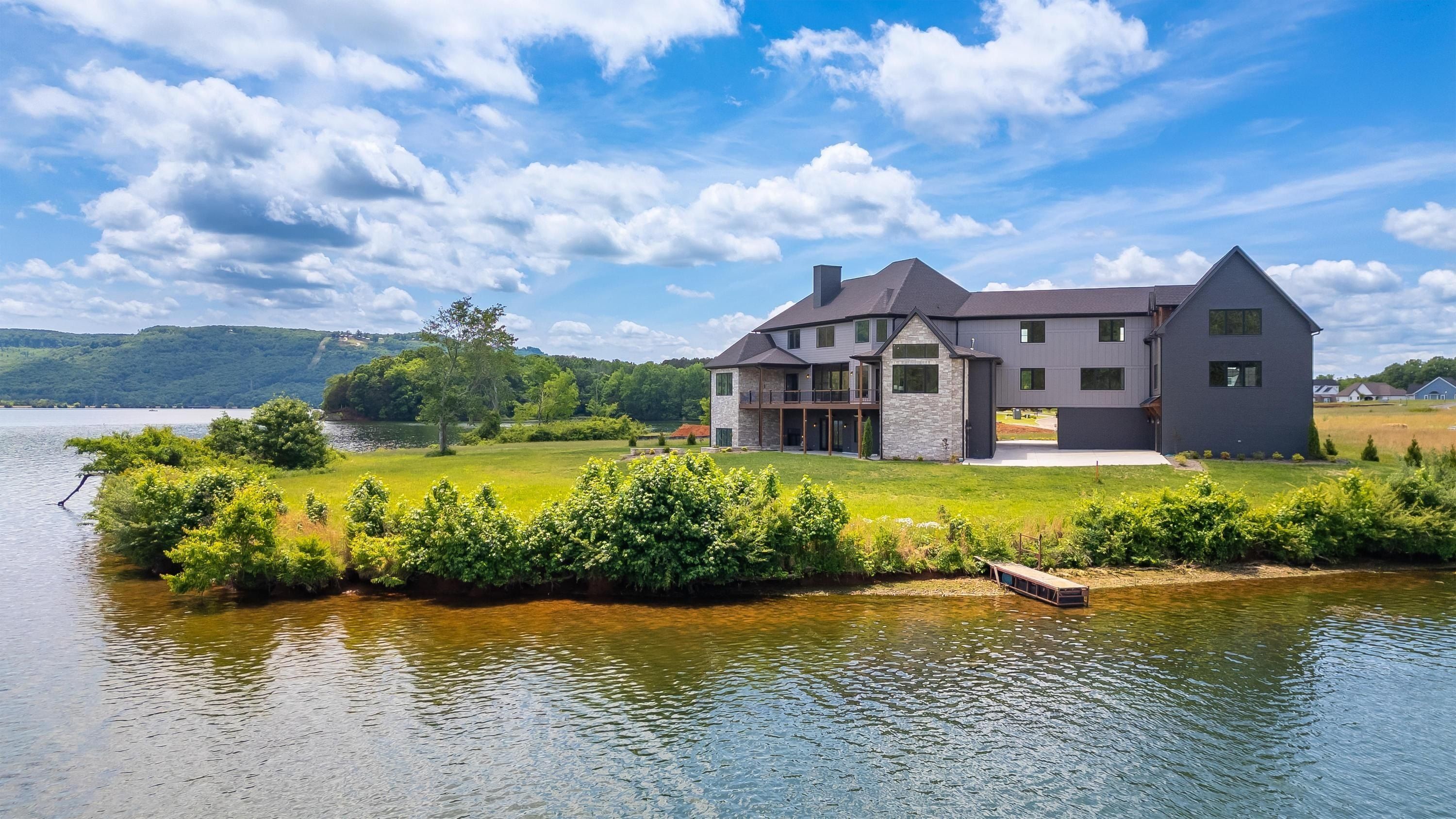 340 Edgewater Way. Jasper, TN 37347