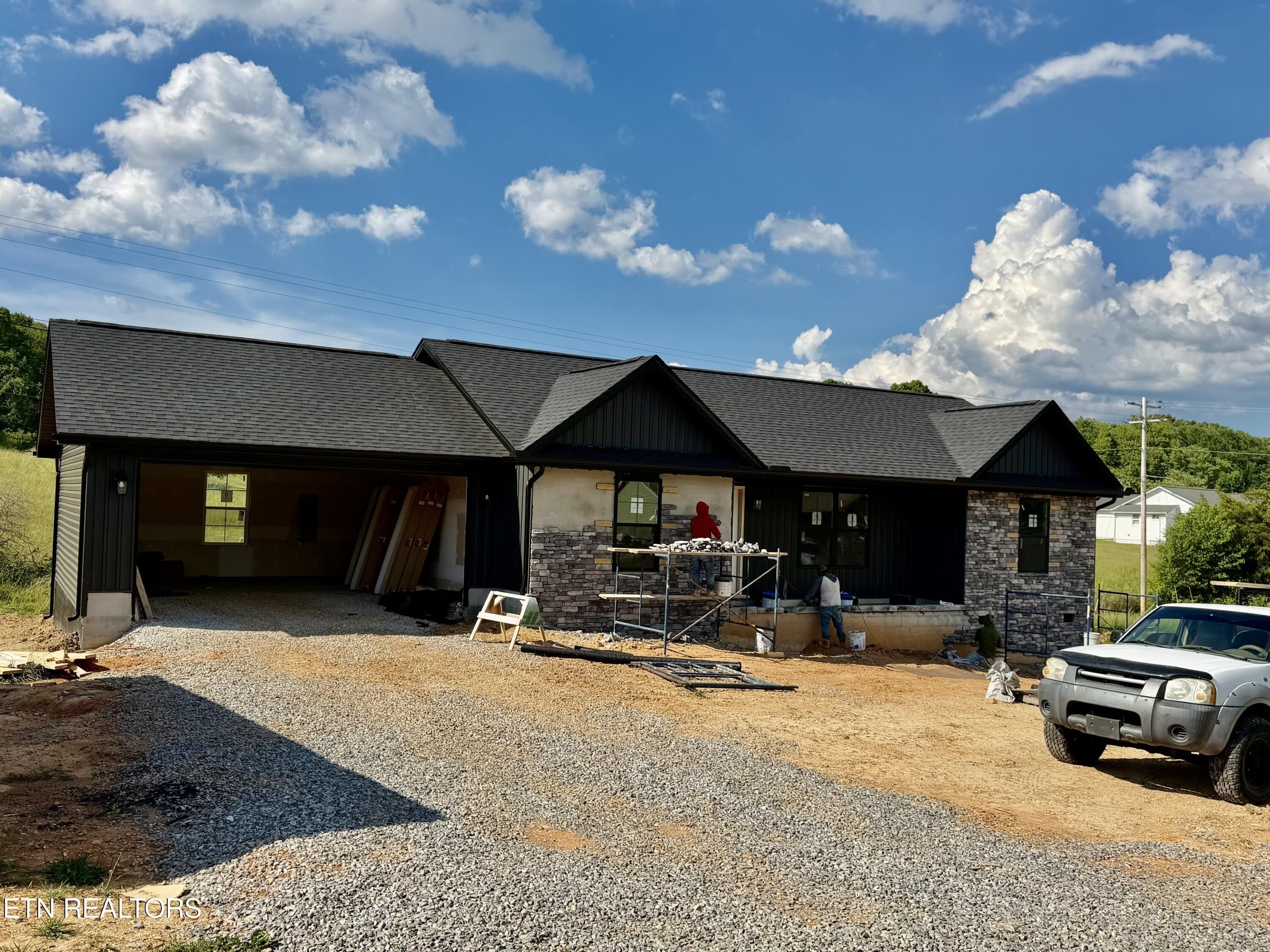 120 Milo Circle. Tazewell, TN 37879