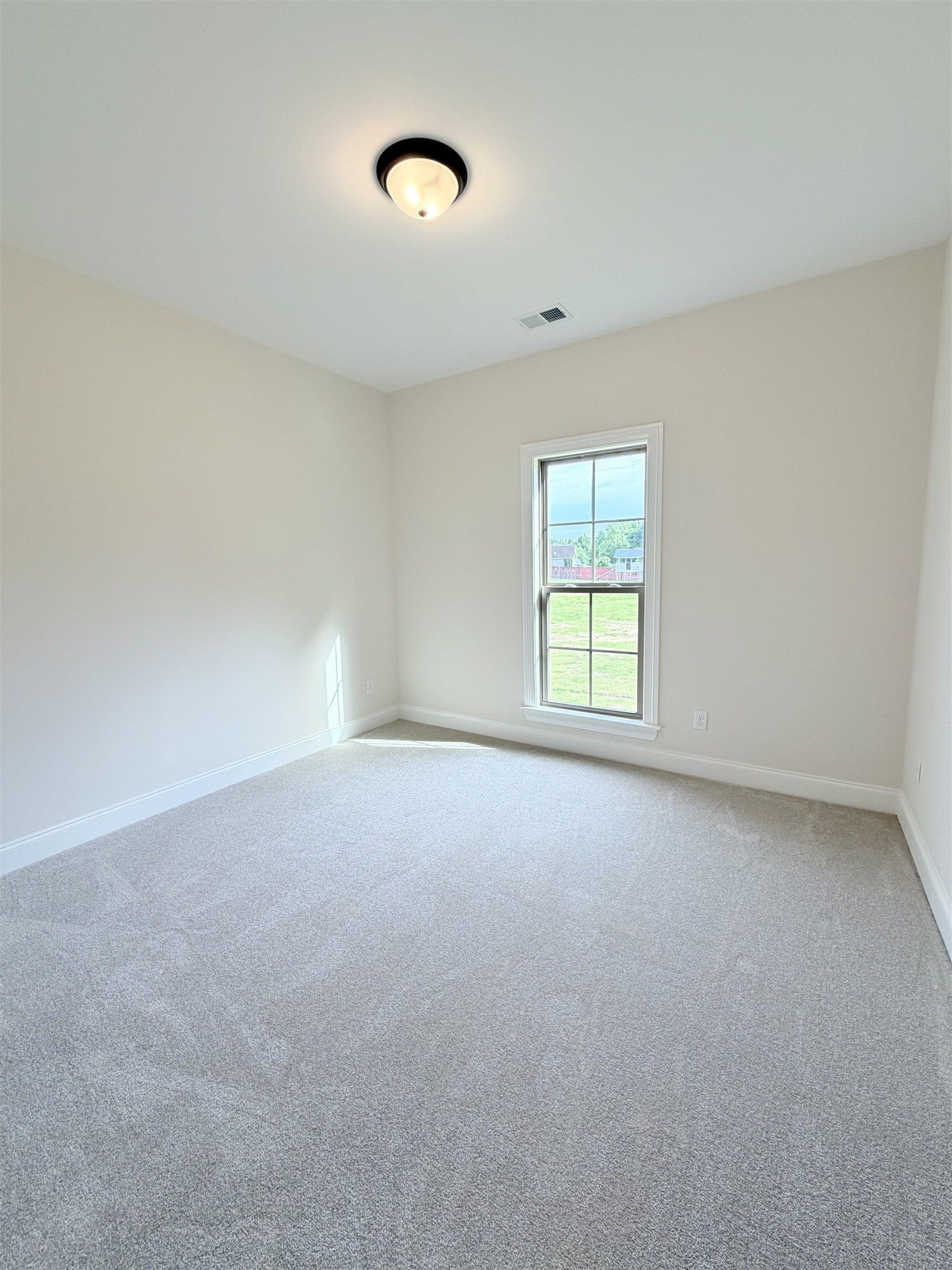 2541 Munford Giltedge. Munford, TN 38058