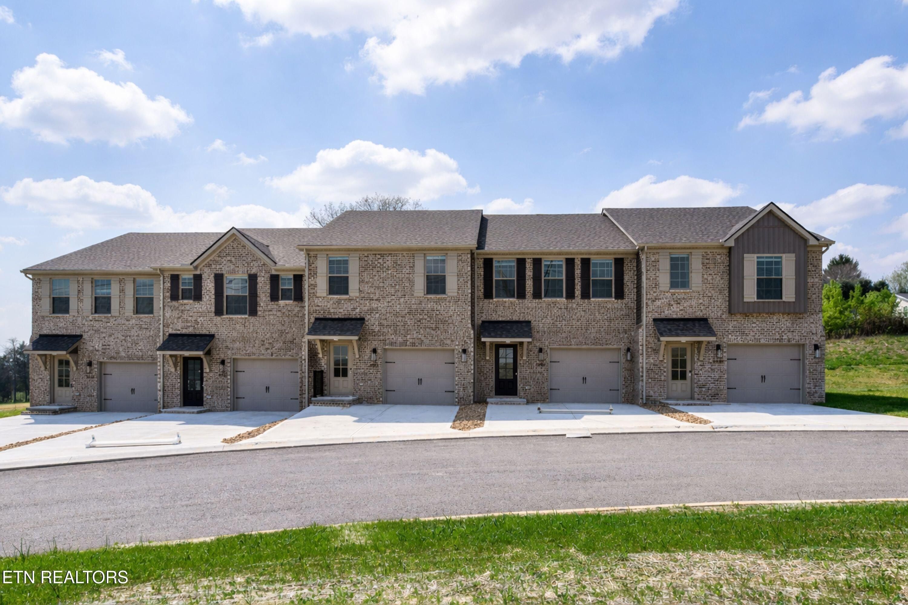 Keenberg Lane. Knoxville, TN 37931