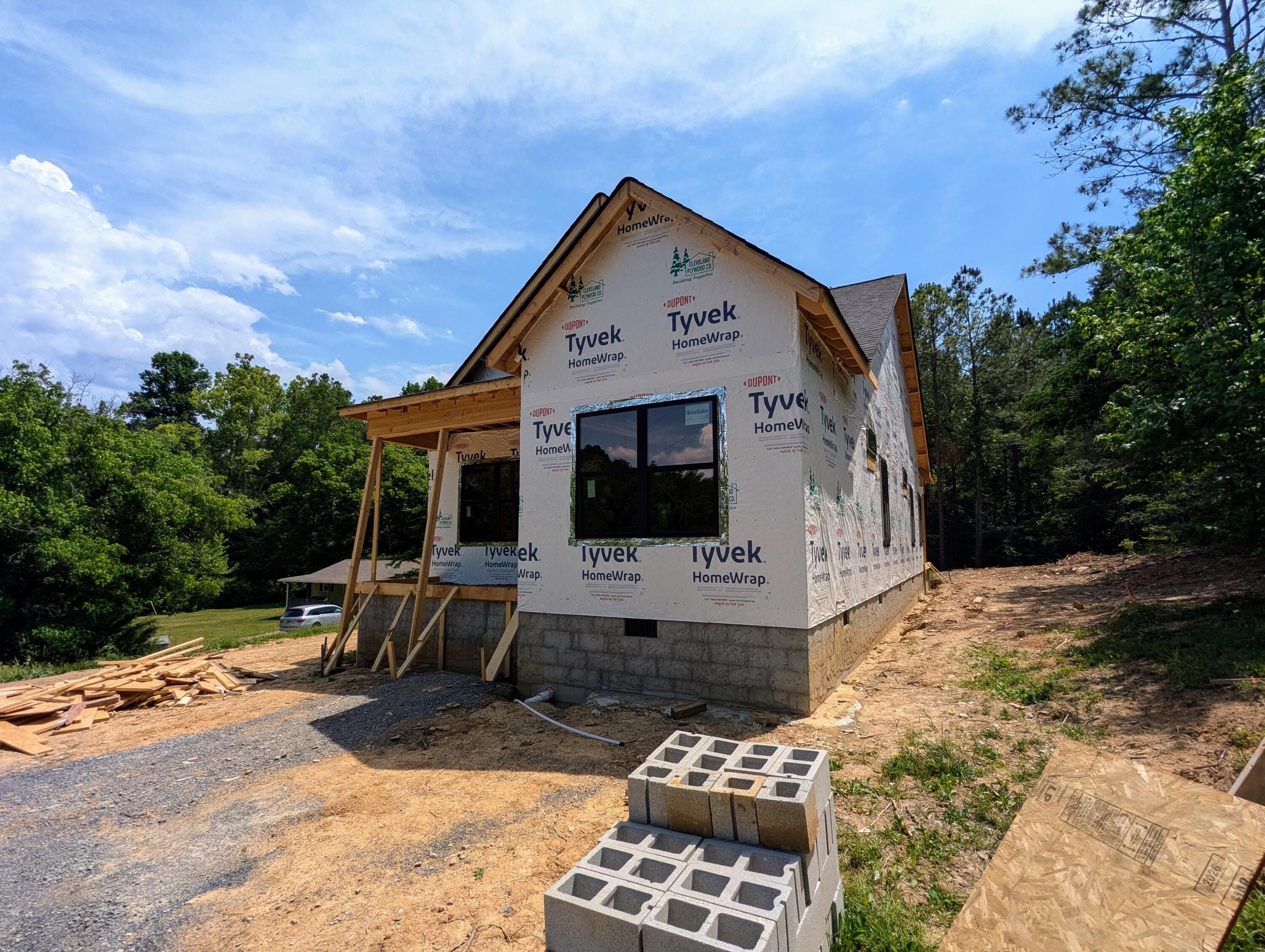 1425 Horns Creek Road. Old Fort, TN 37362