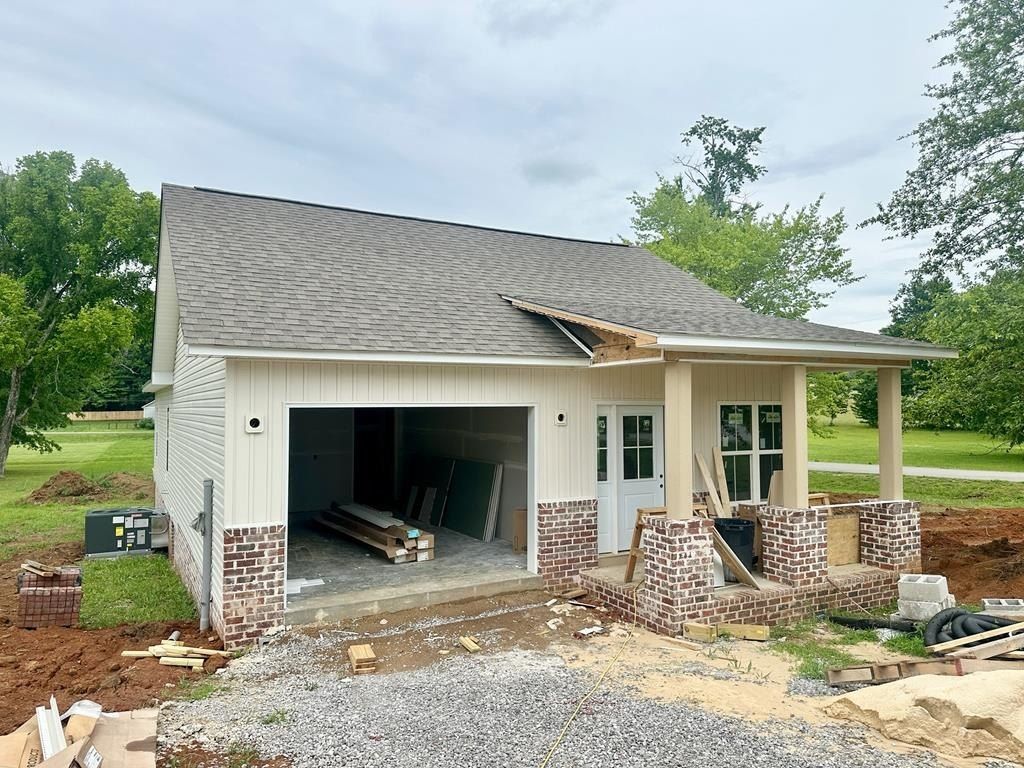 114 Honeysuckle Ln. Sparta, TN 38583