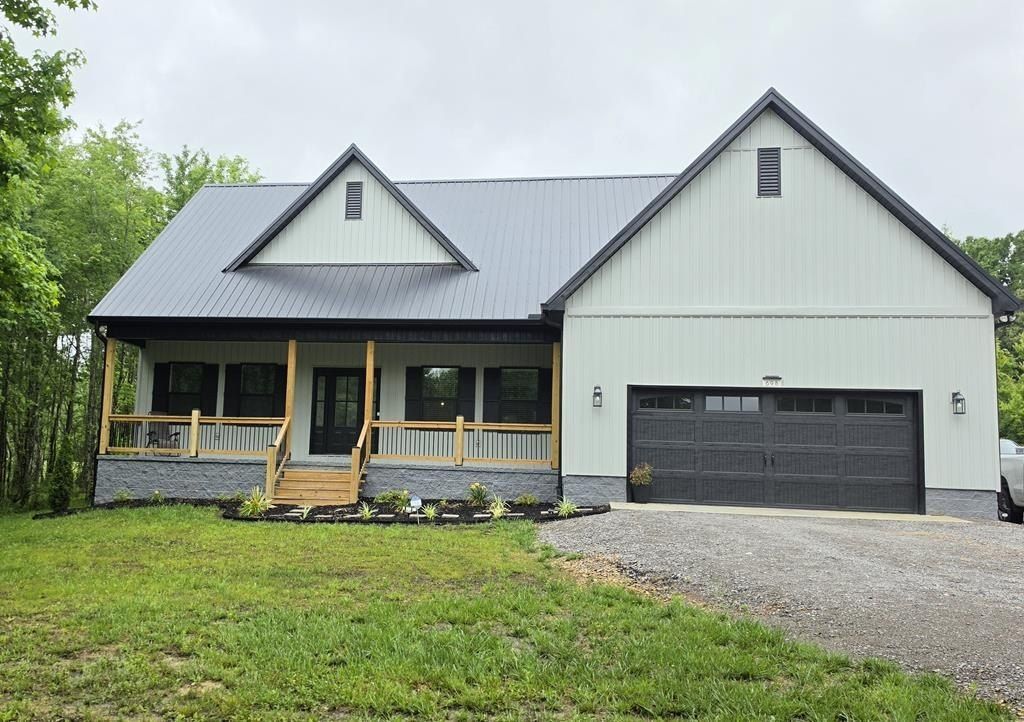 698 Dearman St. Smithville, TN 37166