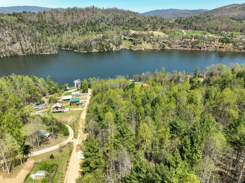 476 Bridle Path. Butler, TN 37640
