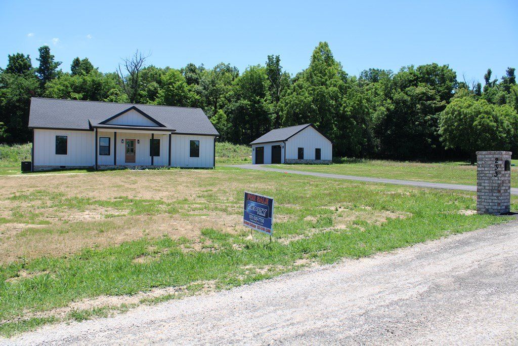 233 Cedar Ln. Allons, TN 38541