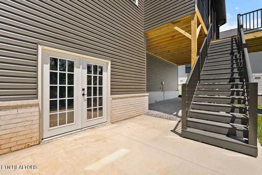 Elohi Place. Loudon, TN 37774