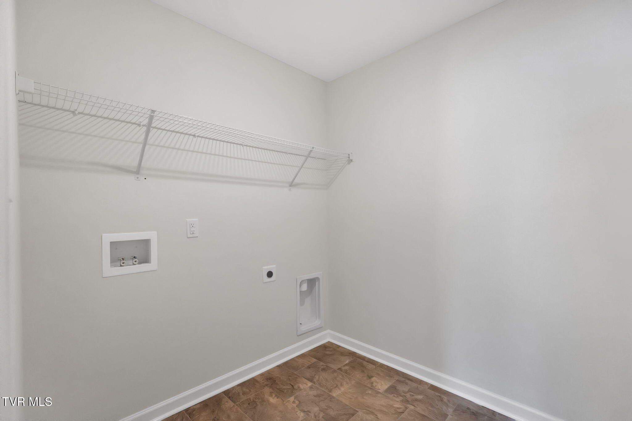 313 Chimney View Loop. Blountville, TN 37617