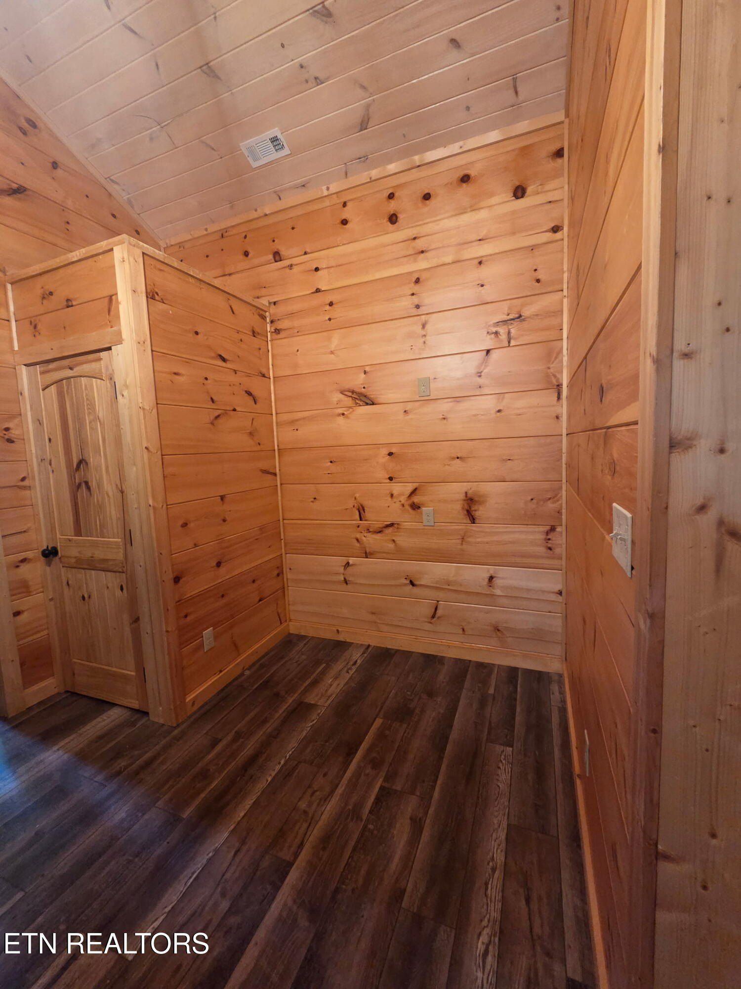 1704 Bear View Rd. Sevierville, TN 37876