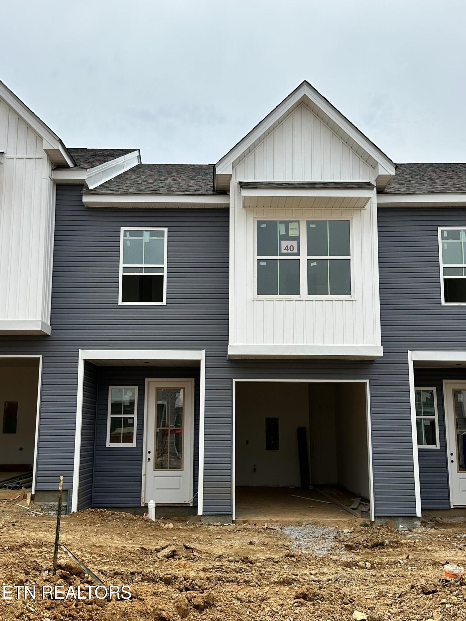 1626 Lateglow Way. Knoxville, TN 37931