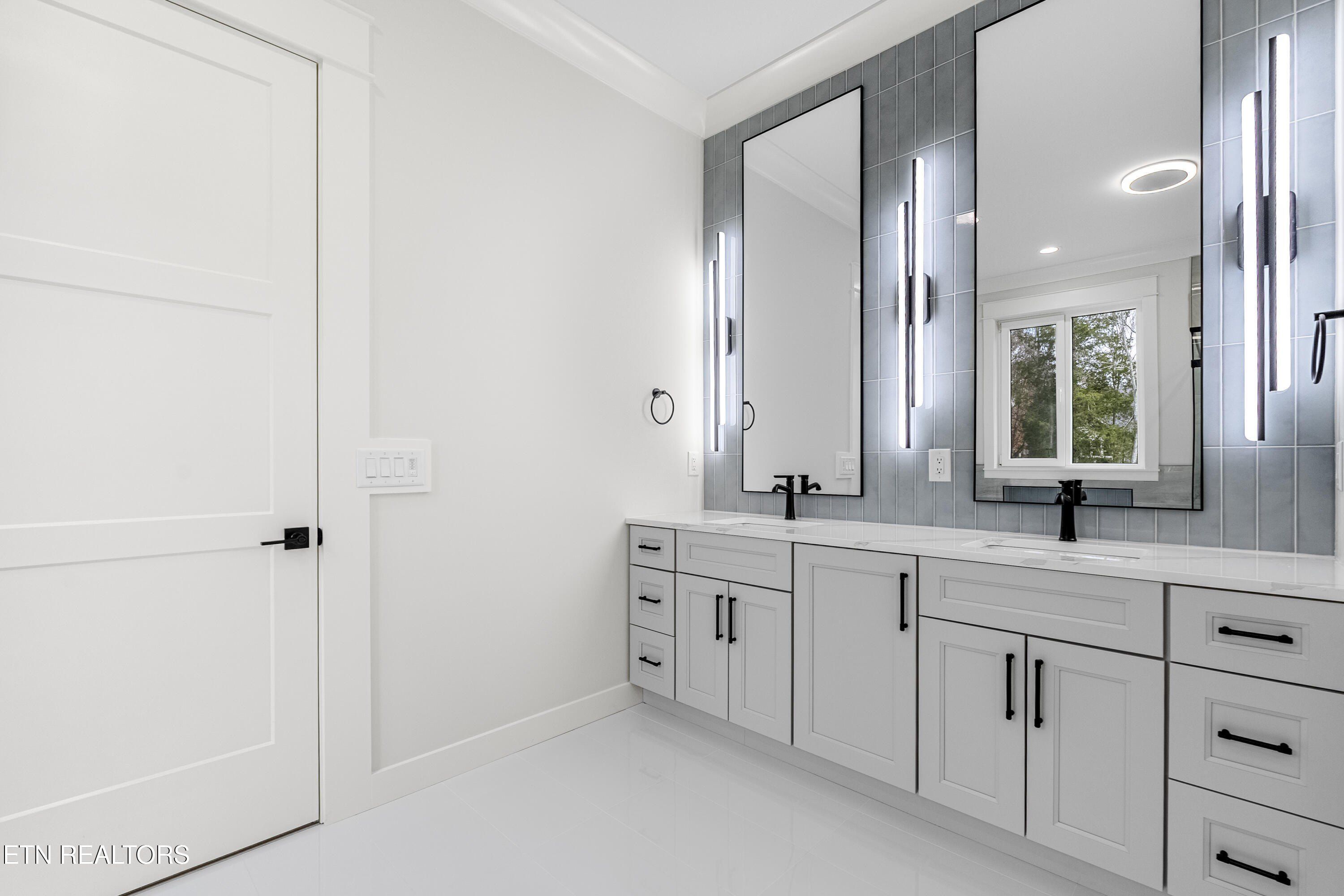 Kahite Tr. Vonore, TN 37885