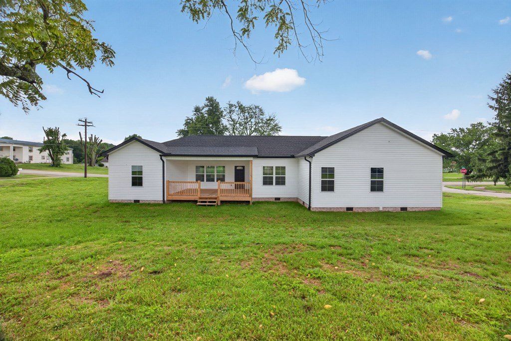 208 E Crawford Ave. Monterey, TN 38574