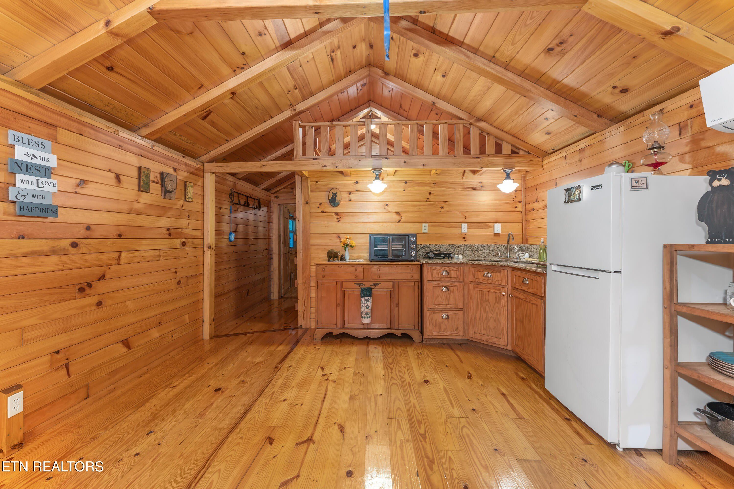 1827 Old Chilhowee Loop. Seymour, TN 37865