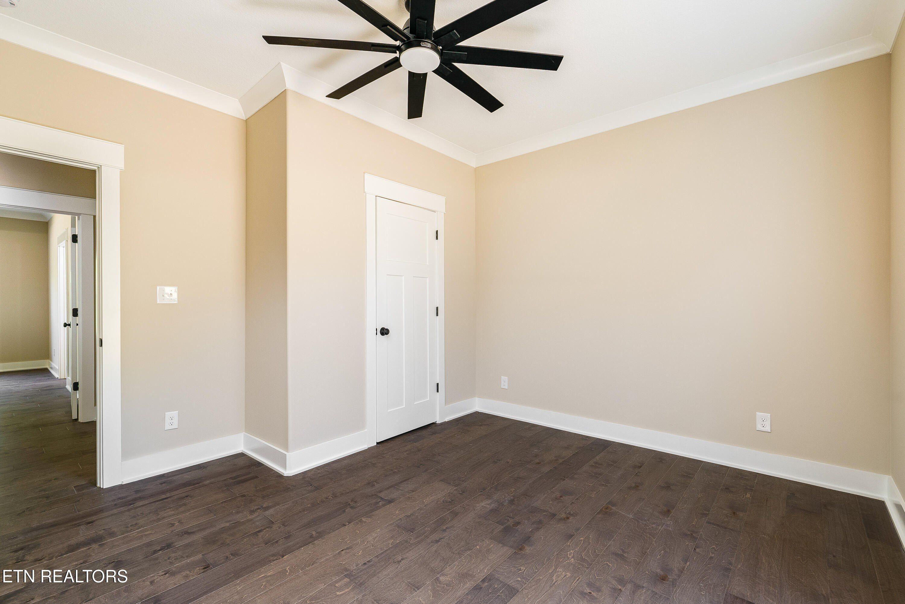 1034 N Linden Drive. Alcoa, TN 37701
