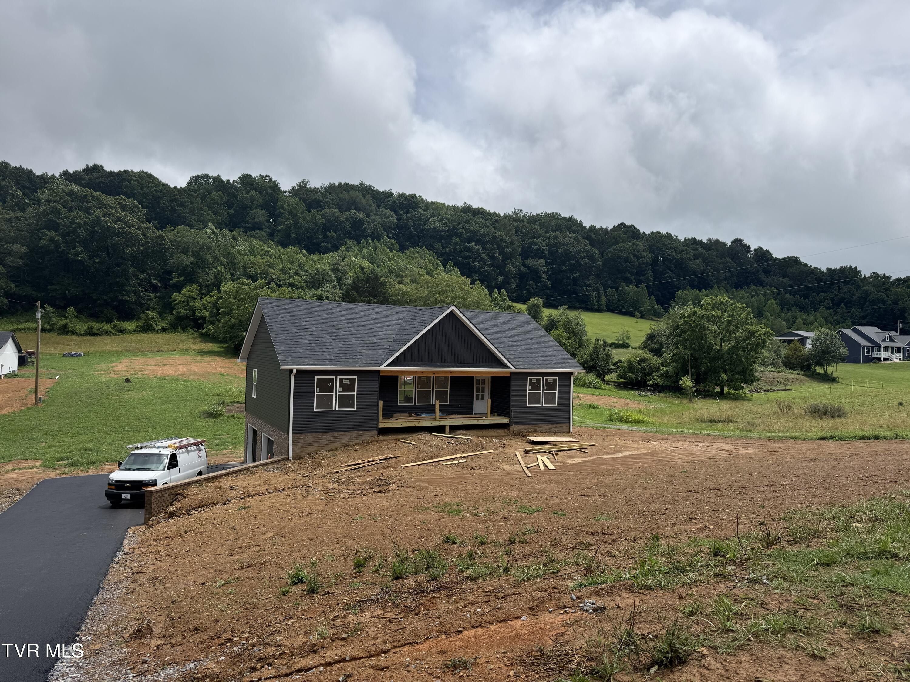 138 Baskett Road. Limestone, TN 37681