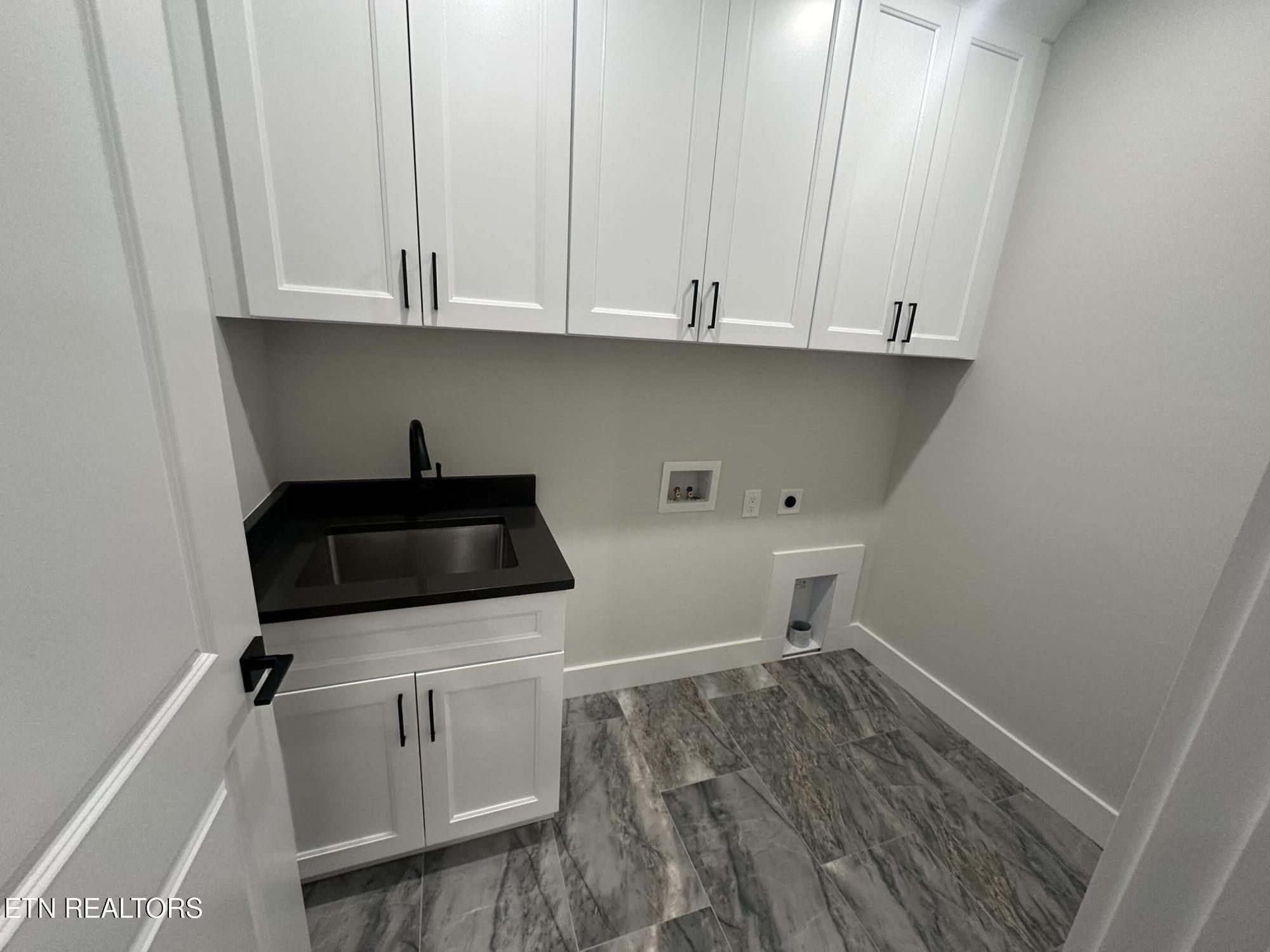 153 Inata Circle. Loudon, TN 37774
