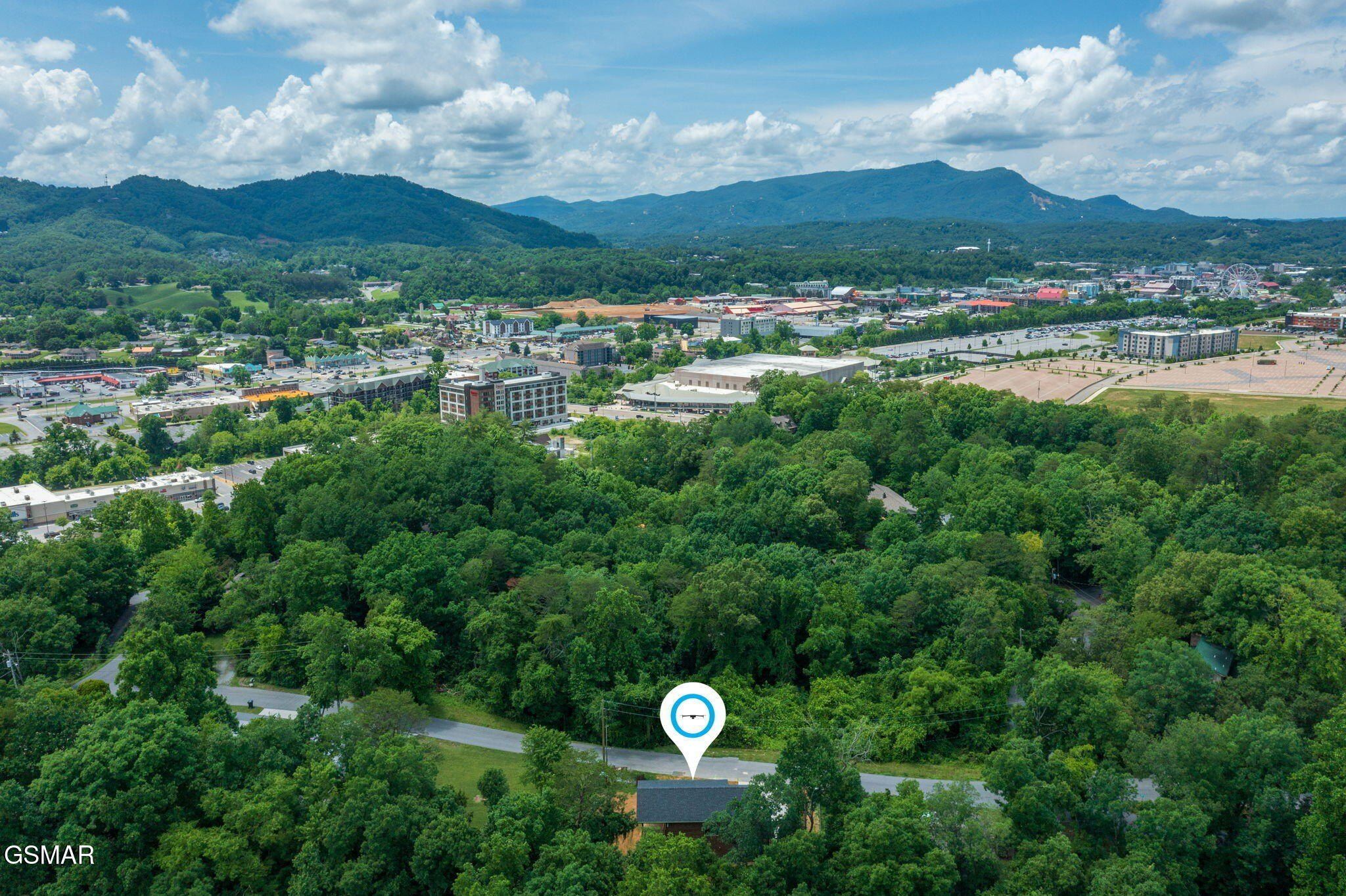2613 Highland Park Drive. Pigeon Forge, TN 37863