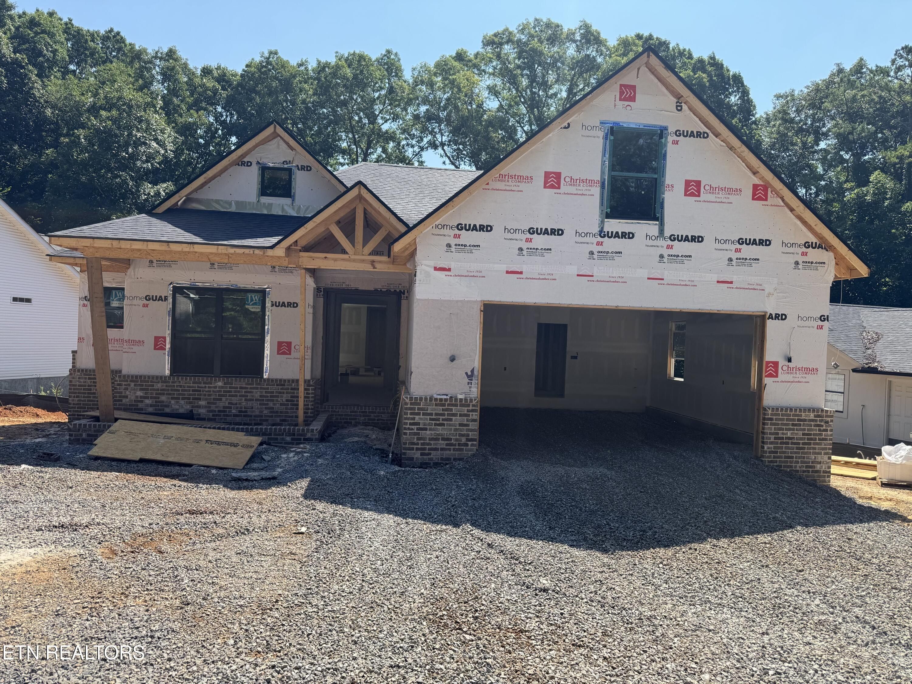 221 Ootsima Way. Loudon, TN 37774