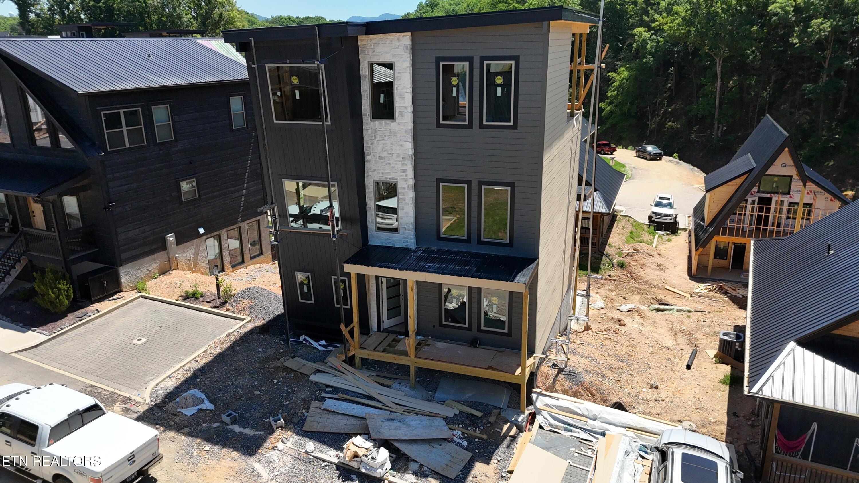 535 Warbonnet Way. Pigeon Forge, TN 37863