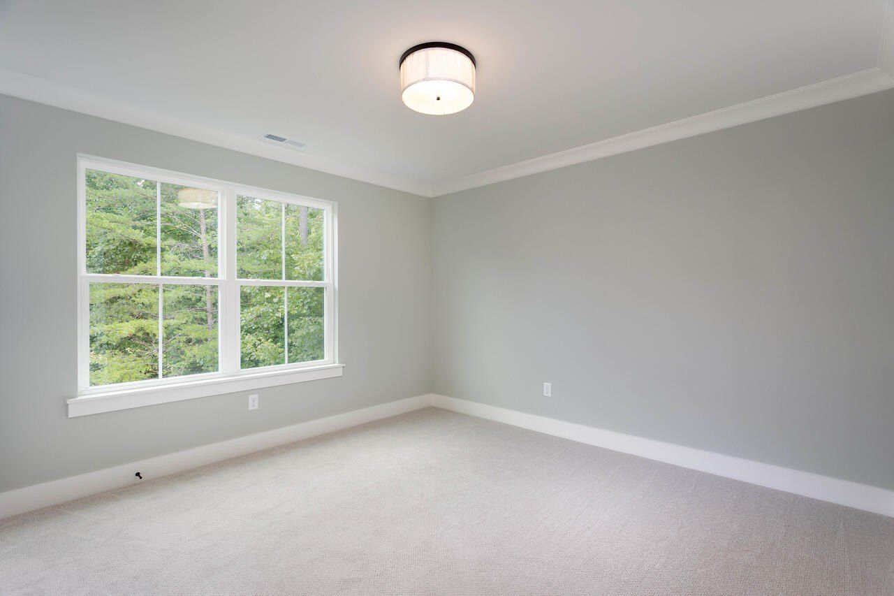 1492 Dreamfield Drive. Soddy Daisy, TN 37379