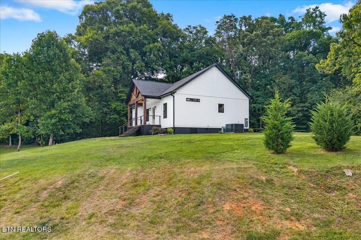 225 Summit Rd. Madisonville, TN 37354