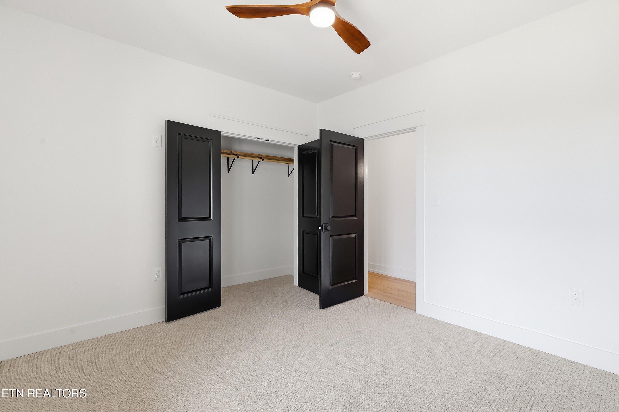 175 Morganton Cove. Greenback, TN 37742