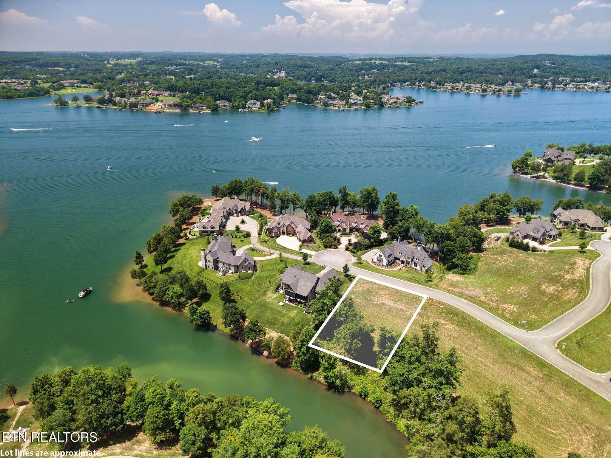 403 Careen Court. Lenoir City, TN 37772