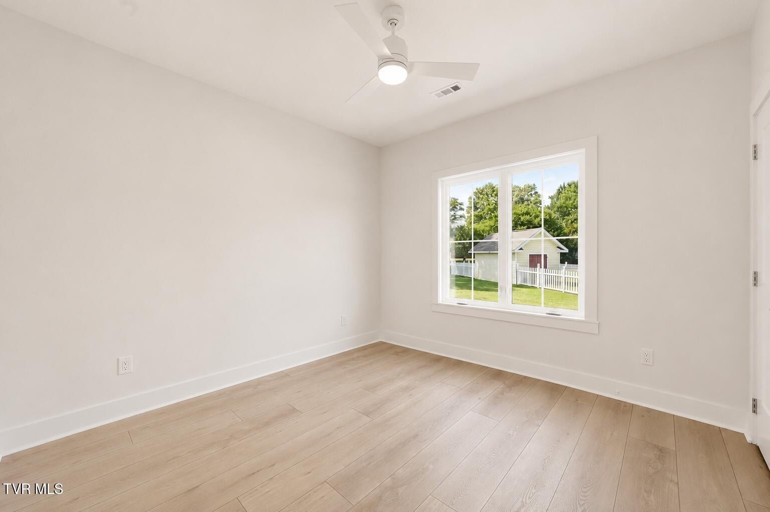 2040 Carsons Way. Piney Flats, TN 37686