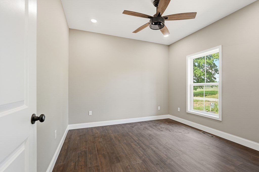 129 Oakley Estates Rd. Allons, TN 38541