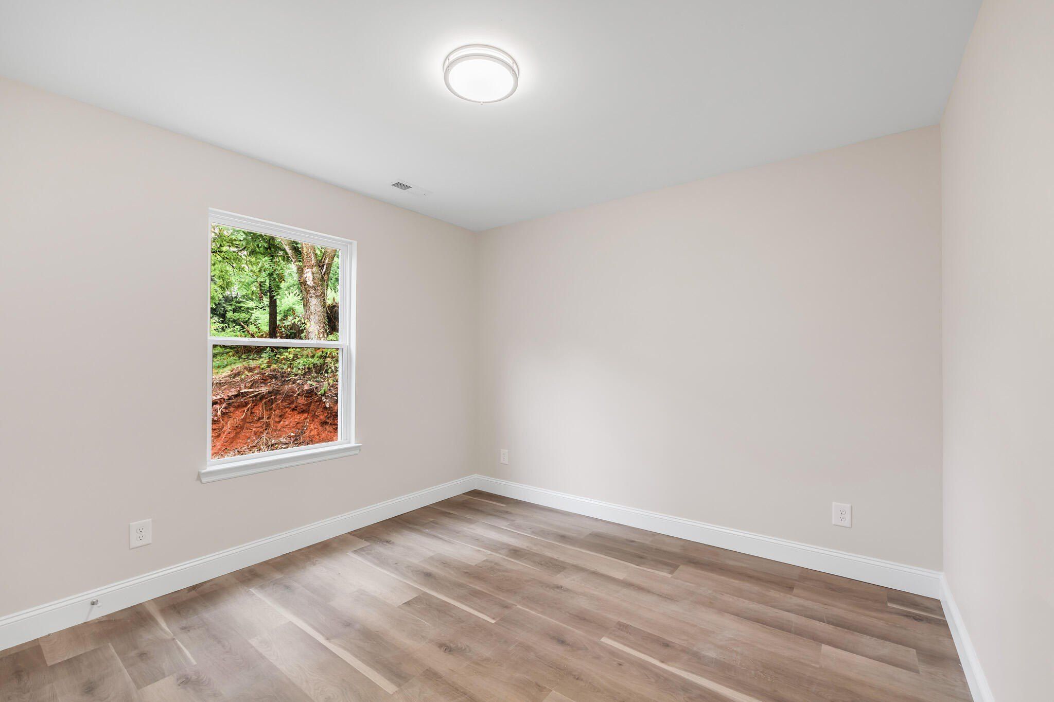 117 Dunn Lane Ne. Charleston, TN 37310