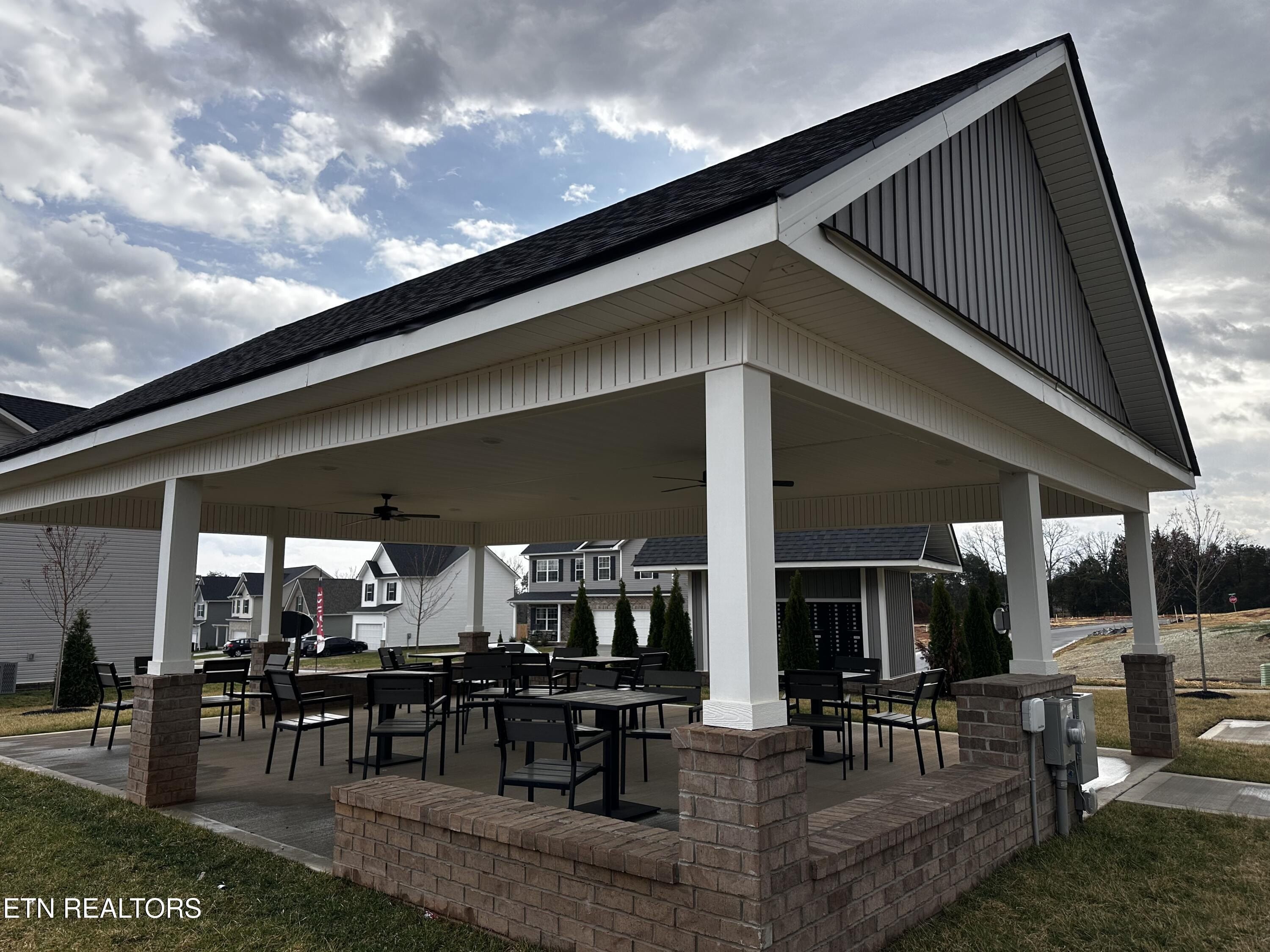 7834 Tree Line Lane. Corryton, TN 37721