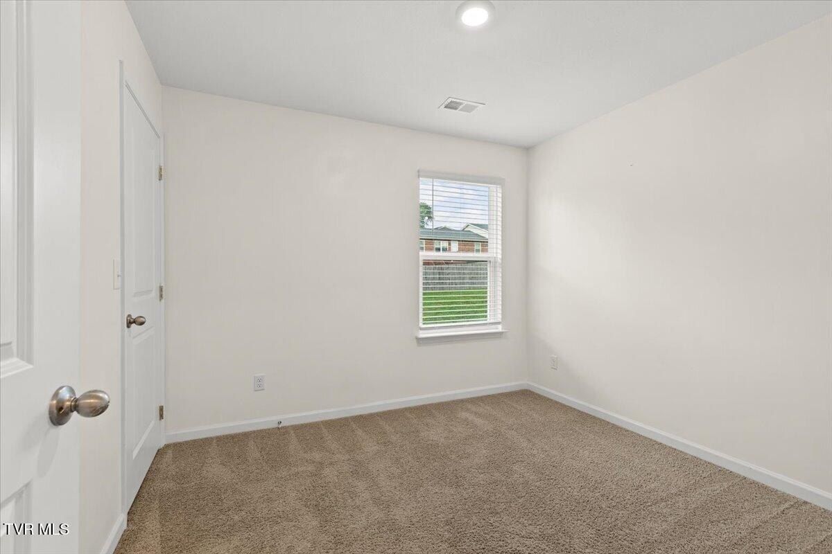 53 Thread Lane. Johnson City, TN 37604