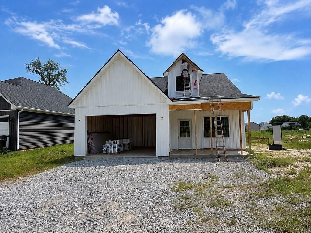 1603 Links Dr. Cookeville, TN 38506