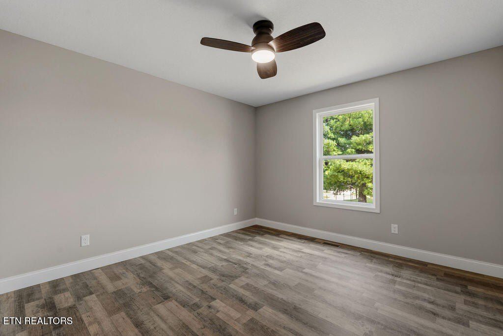 1124 Ruby Way. Greenback, TN 37742