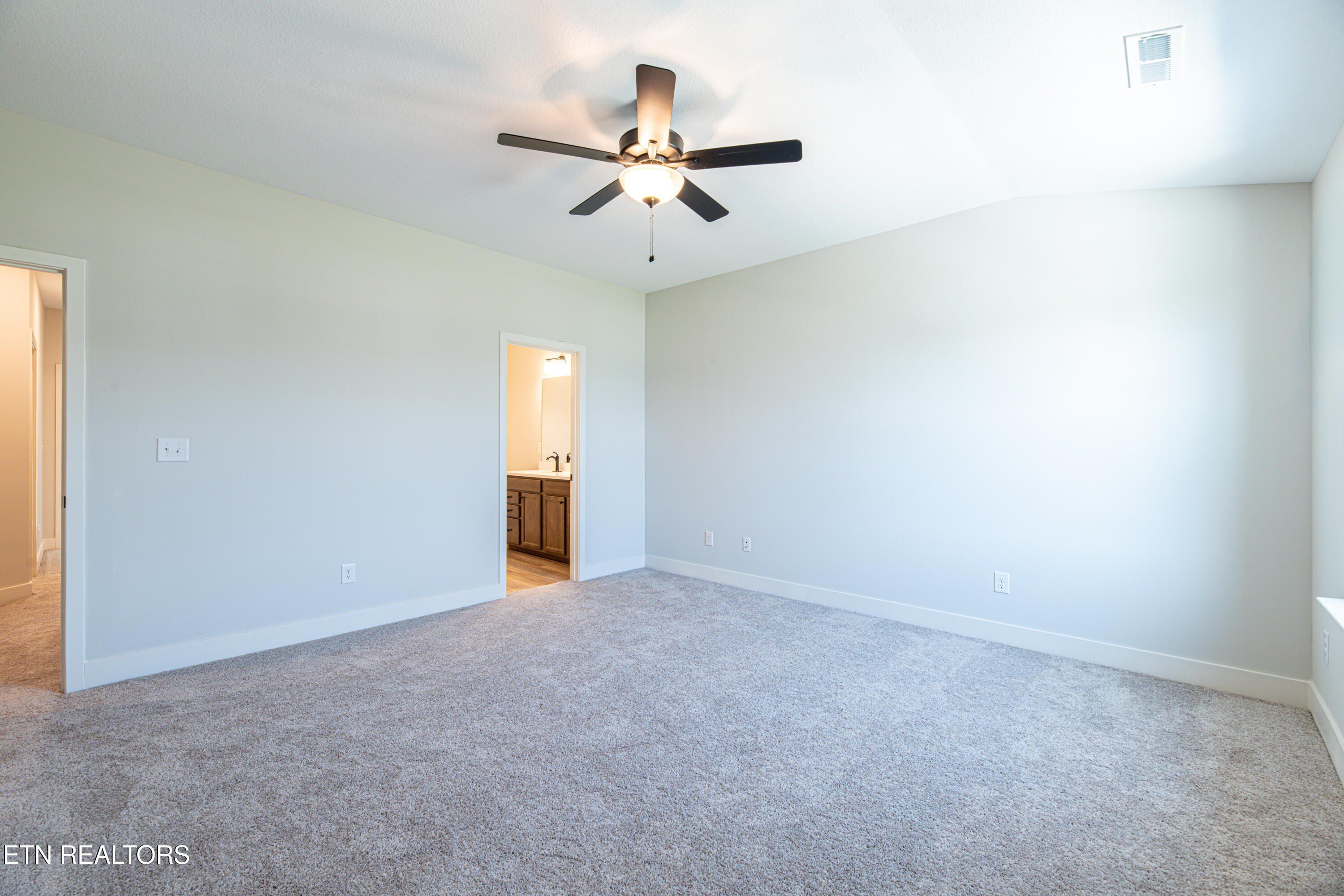 8958 Keenberg Lane. Knoxville, TN 37931