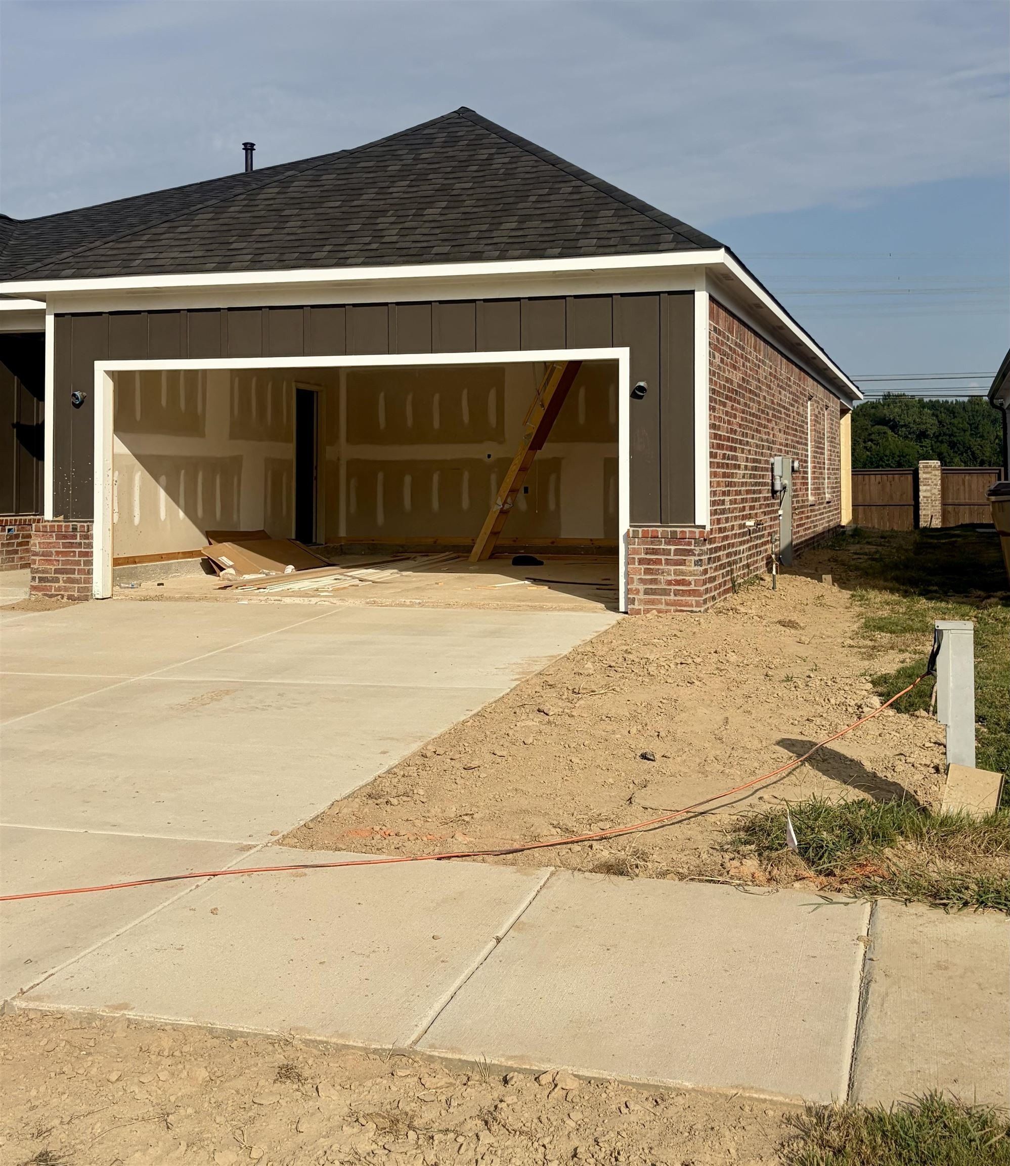 1933 Tallahassee Ln. Cordova, TN 38016