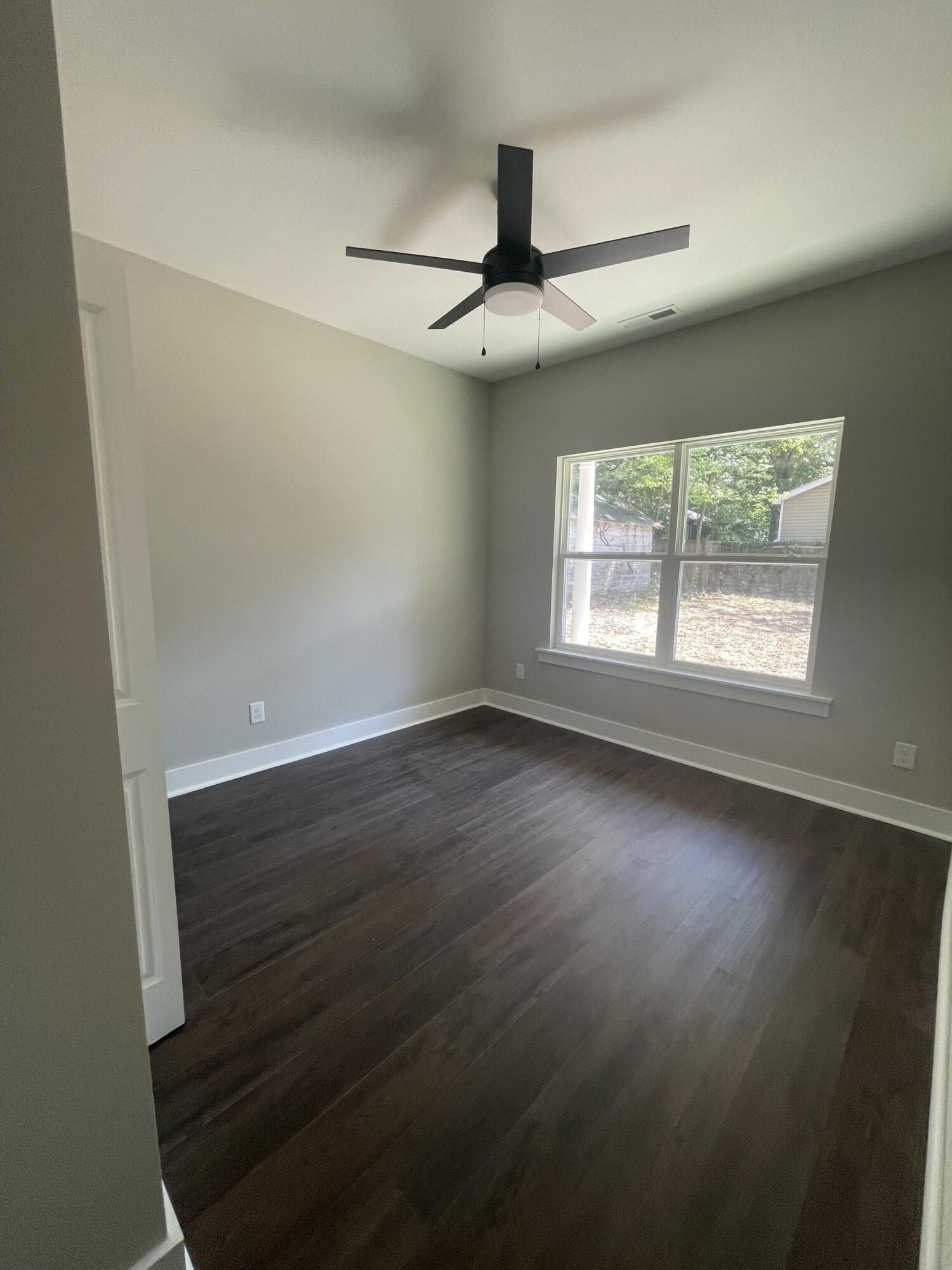 10 Charles Drive. Chattanooga, TN 37421