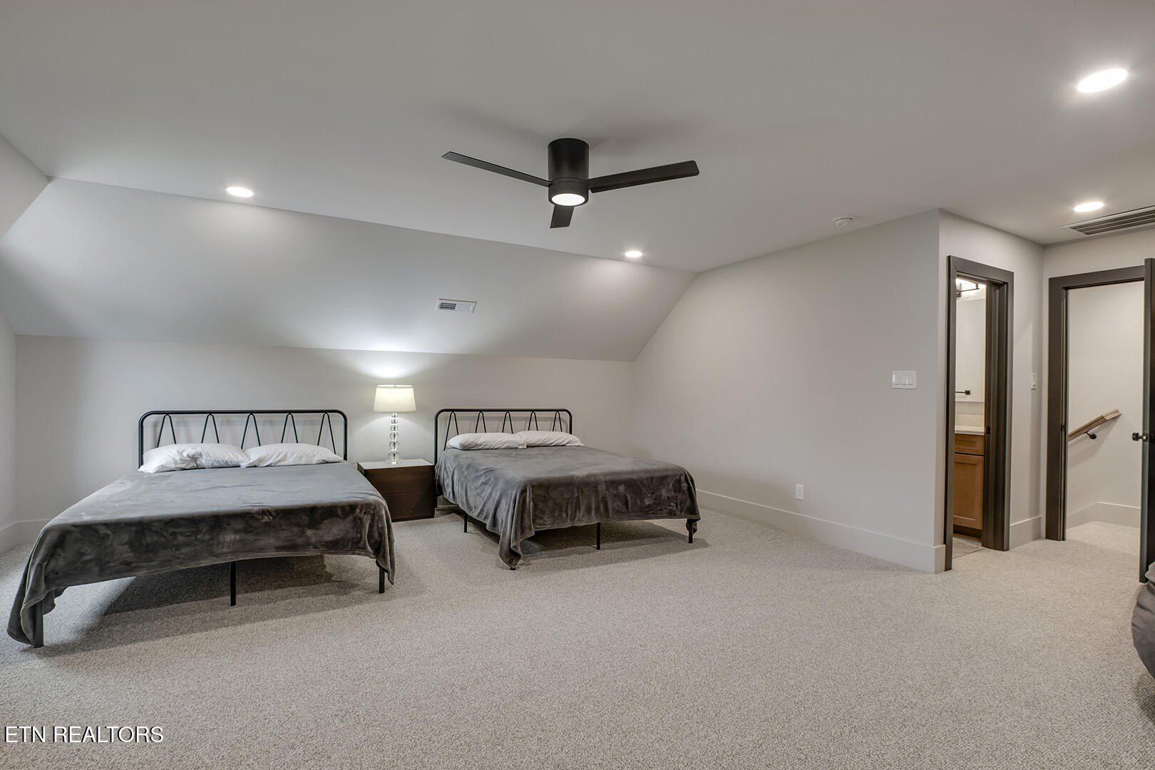 3851 Persimmon. Loudon, TN 37774