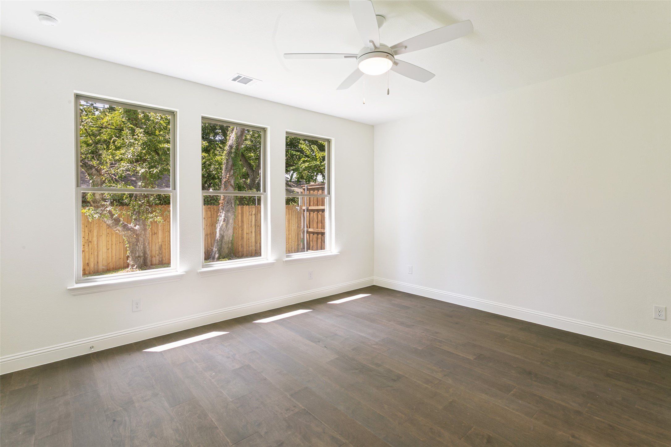 6333 Locke Avenue. Fort Worth, TX 76116